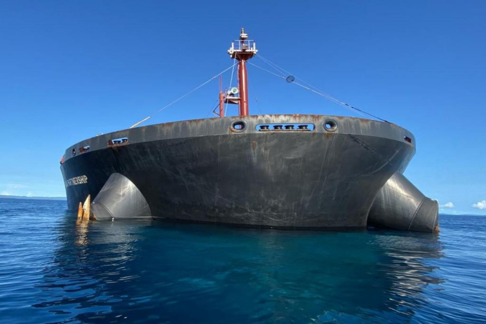 Kapal Kargo MV Indian Partnership Bocor di Raja Ampat, TNI AL Sigap Menolong