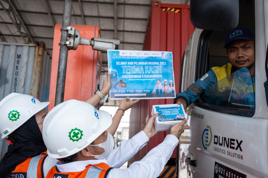 Semarak Hari Pelanggan Nasional, Pelindo Solusi Logistik Menyapa  Pengguna Jasa