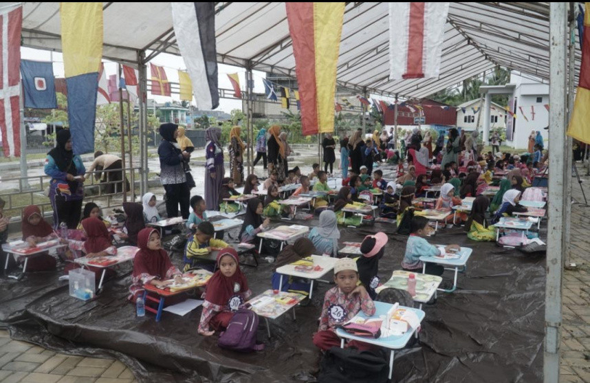 Meriahkan Harhubnas 2023, Siswa di Daerah Perbatasan RI Gembira Ikut Lomba Mewarnai