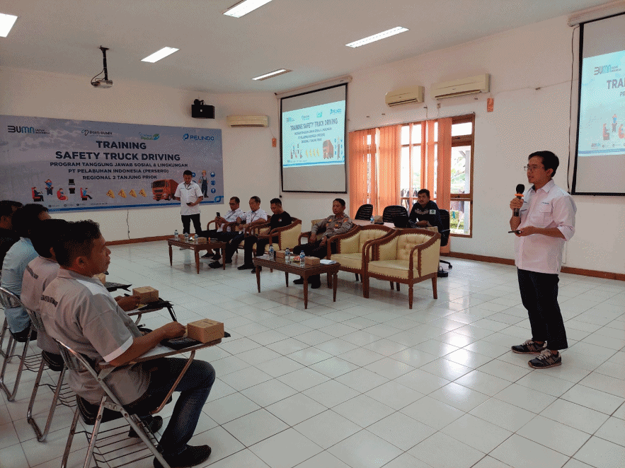 Program TJSL, Pelindo Regional 2 Tanjung Priok Gelar Safety Truck Driving