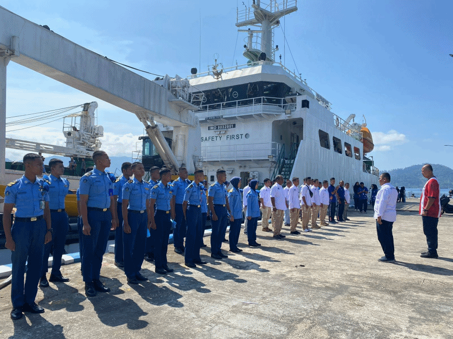 Pastikan Keandalan SBNP, Distrik Navigasi Teluk Bayur Turunkan KN Sibaru Baru