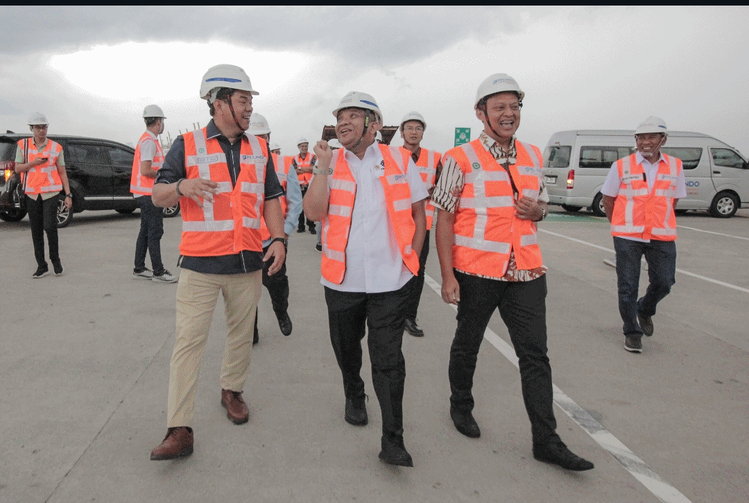 Kunjungi Terminal Teluk Lamong, Wamen Ketenagakerjaan Tekankan Soal Hubungan Industrial
