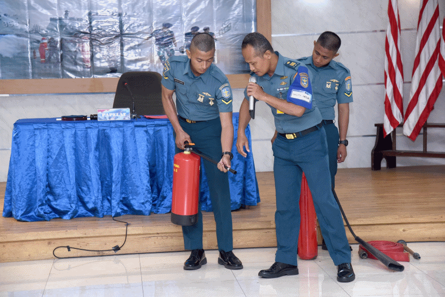 Latihan Penyelamatan Kapal, Satlinlamil 1 Asah Kemampuan Prajurit