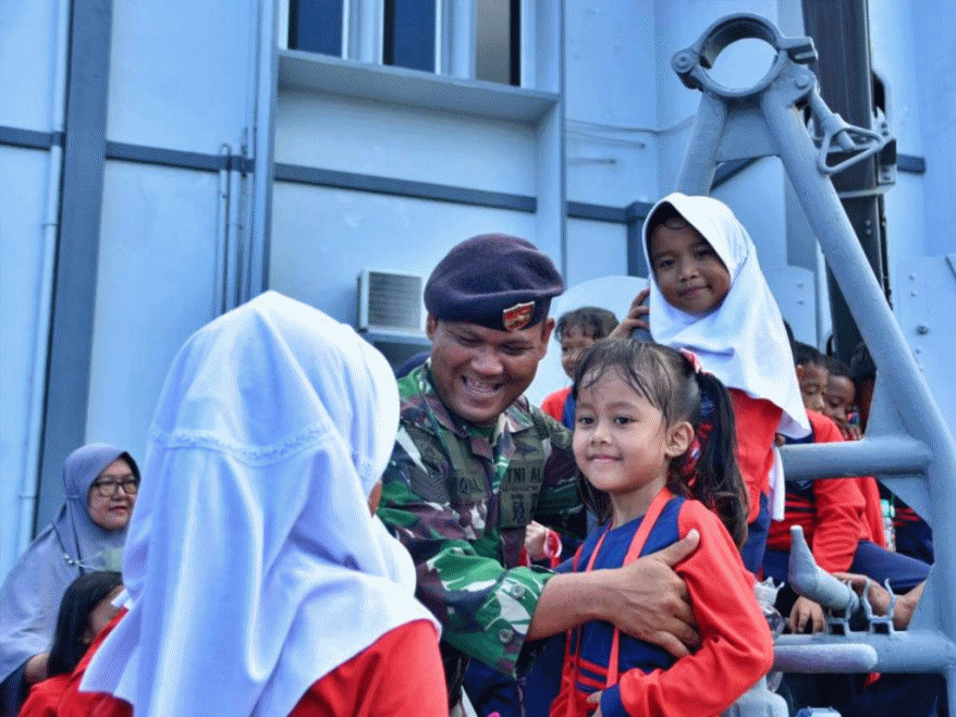 Tanamkan Cinta Tanah Air, Siswa TK Sumringah Diajak Tamasya ke Mako Koarmada