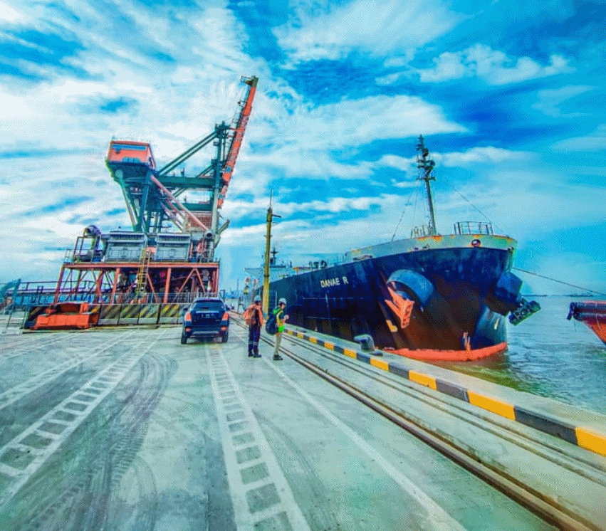 Catat Sejarah, TTL Disinggahi Kapal Curah Berbobot 75.740 Ton, Kedalaman 13,27 Meter