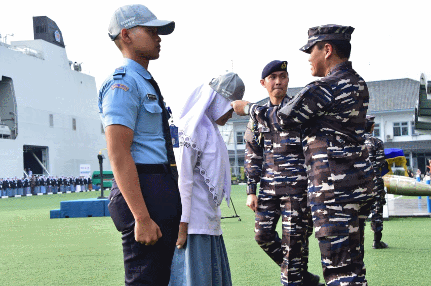 Pesantren Kilat di Atas Kapal Perang, 500 Pelajar Digembleng Keimanan dan Jiwa Maritim