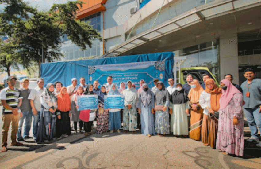 Pelindo Berbagi Ramadhan, Terminal Teluk Lamong Tebar 2.800 Paket Sembako
