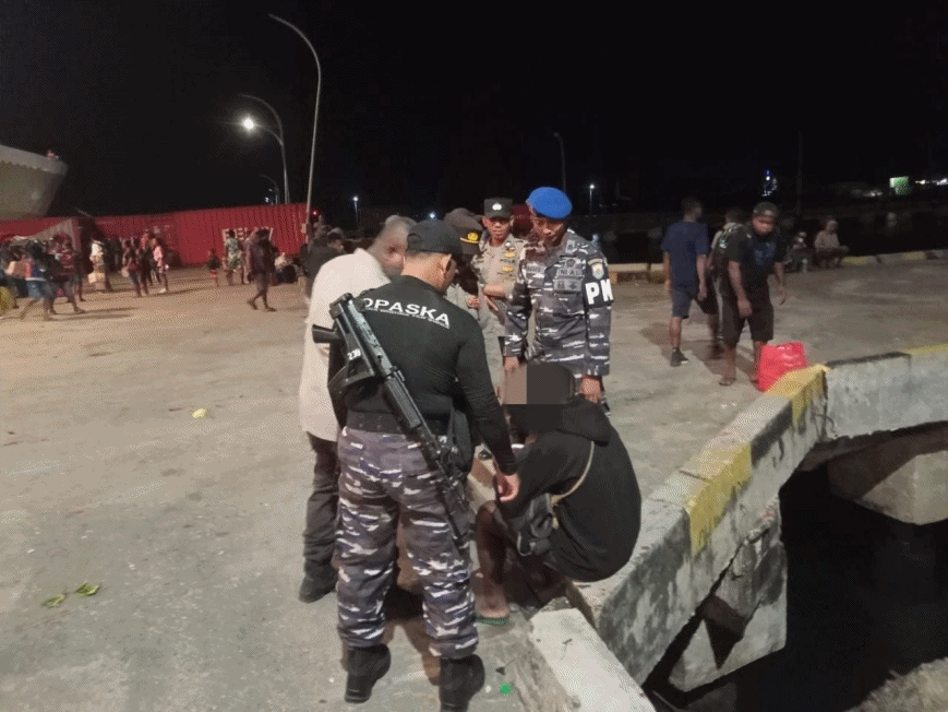 Terendus, Mau Dibawa ke Kapal 31 Paket Ganja  Plastik Hitam, Pelaku Dibekuk Prajurit Lanal Nabire