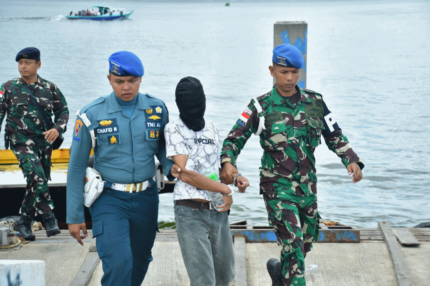 Pemuda Galau Diperiksa TNI AL, Bawa Shabu 142 Gram Jaringan Internasional Malaysia