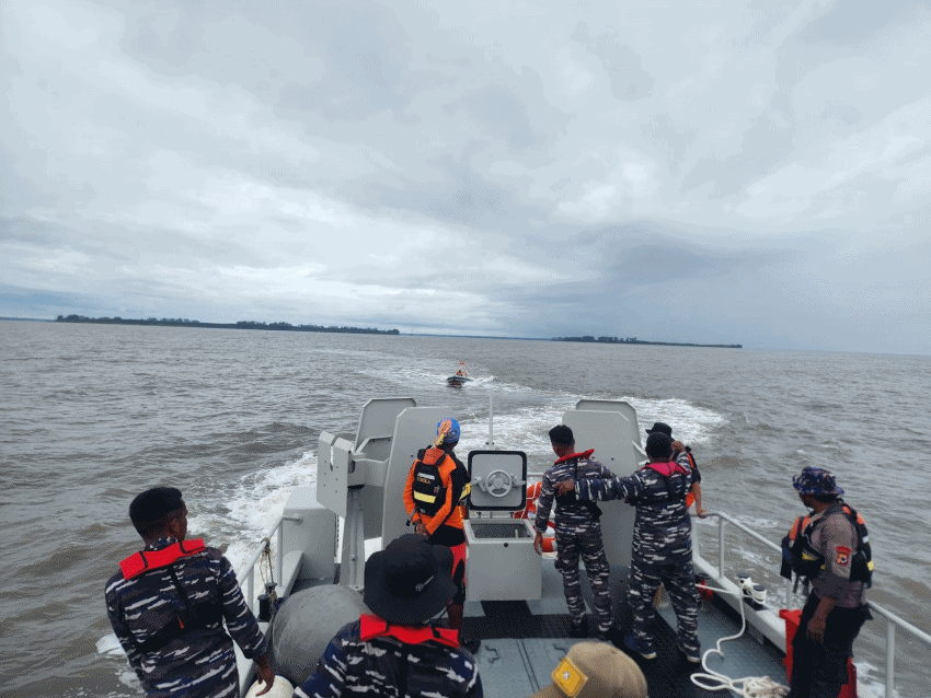Kapal LCT Cita XX Hilang, Kapal Perang TNI AL dan Tim SAR Gabungan Jelajahi Perairan Papua