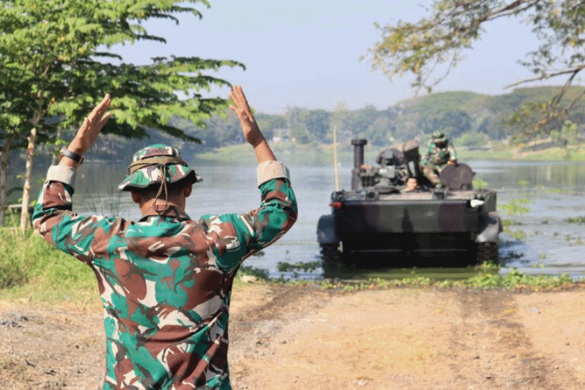 Batalyon Tank Amfibi 2 Marinir TNI AL Uji Kedap Kendaraan Tempur, Untuk Apa?