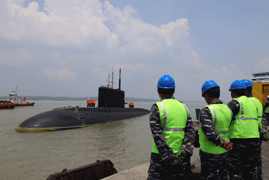 TNI AL Jalin Erat, Selamat Datang Kapal Selam Rusia & Rescue Tugboat Alatau