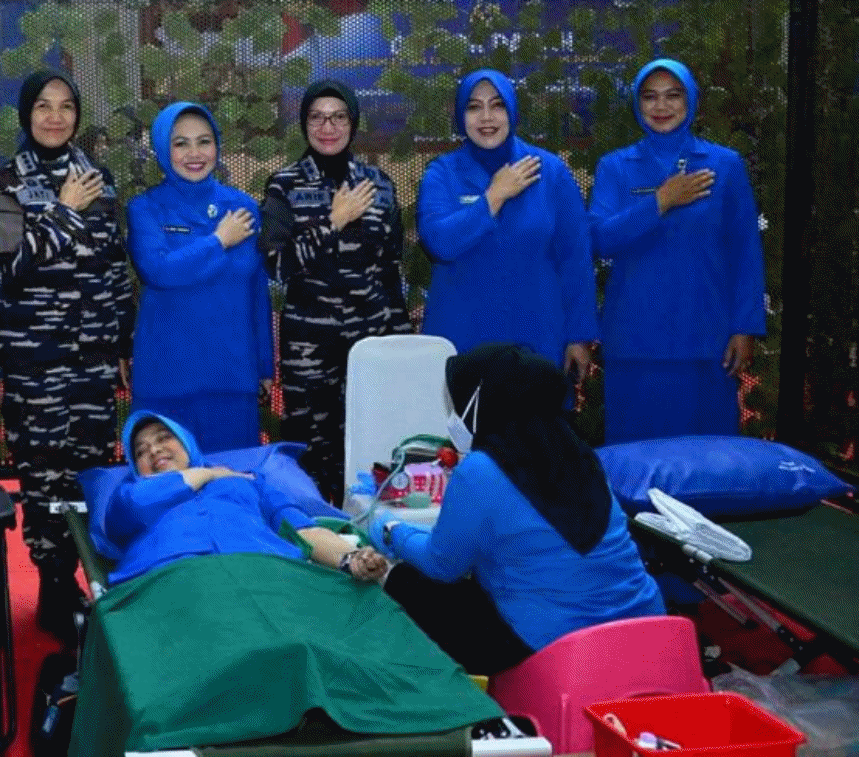 Jelang HUT Ke-62, Korps Wanita TNI AL Gelar Donor Darah
