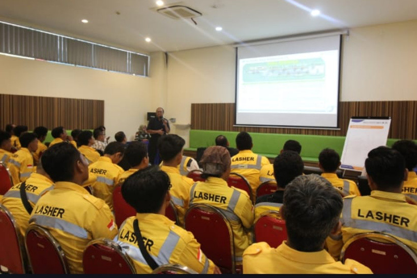 Sosialisasi Safety Awareness, Pekerja Terminal Teluk Lamong Diedukasi Jenis Bahaya di Area Bekerja
