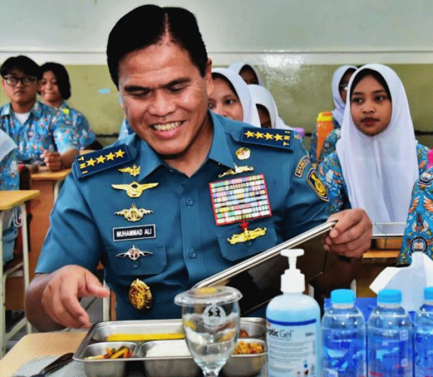 Program MBG, Kasal Makan Bergizi Gratis Bersama Pelajar SMA Hang Tuah 1 Jakarta