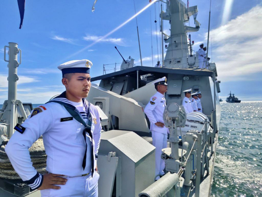 Diikuti 25 Negara, KRI Bung Karno-369 dan KRI Kerambit-627 Unjuk Kekuatan di Ajang LIMA Malaysia
