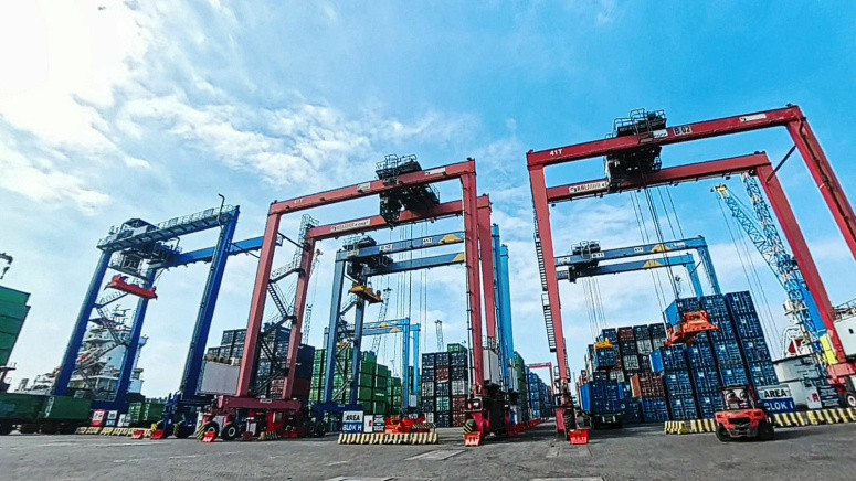 TPK Berlian Raih Kinerja Gemilang, Agustus 2025 Catatkan Arus Peti Kemas Tertinggi