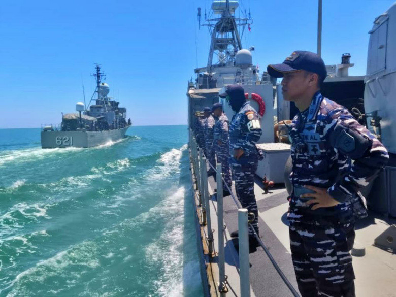 Tiga Kapal Perang RI Manuver di Perairan Ambalat