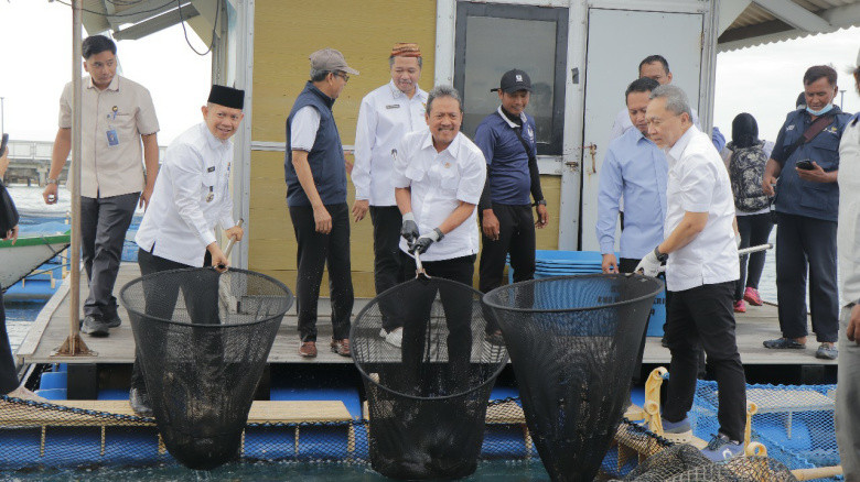 Dongkrak Ekonomi Masyarakat Pesisir, KKP-Baznas Kembangkan Budidaya Ikan Laut di Kepulauan Seribu