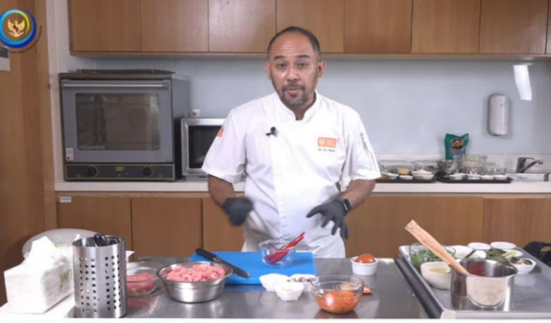 Teknik Mengolah Ikan Supaya Aman dan Bermutu, Pengelola MBG Diedukasi KKP