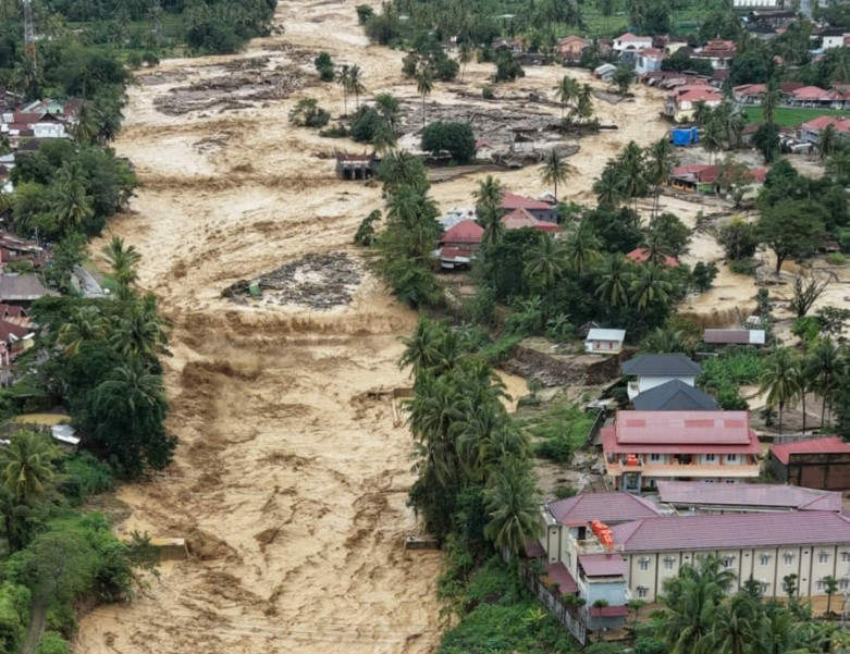 Hujan Ekstrem di Sumbar, 13 Daerah Dilanda Banjir, 3.076 Rumah Terendam
