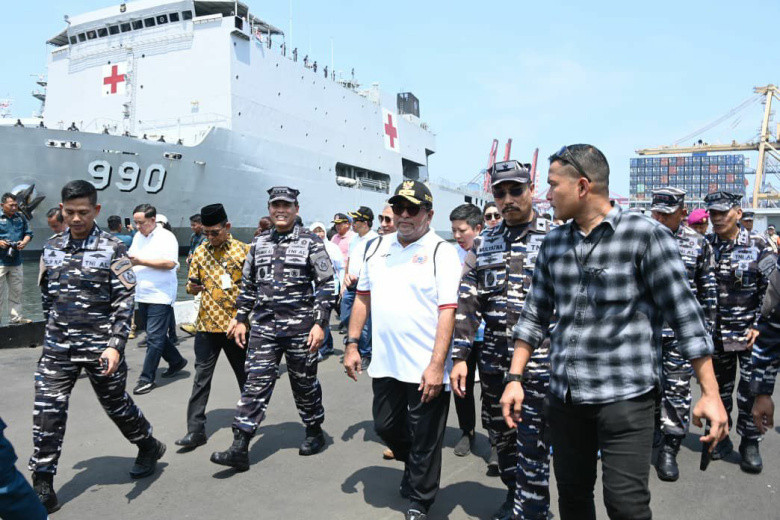 Kasal Lepas Keberangkatan Kapal Perang Bawa Bantuan Medis dan Logistik