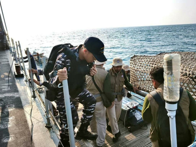 Ekspedisi Rupiah Berdaulat Bersama BI dan KRI HIU-634, Sukses Layani Masyarakat di Pulau Terpencil