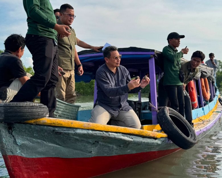 Aksi Kolaborasi Lindungi Mangrove dan Populasi Kerang Dara di Bangka Belitung