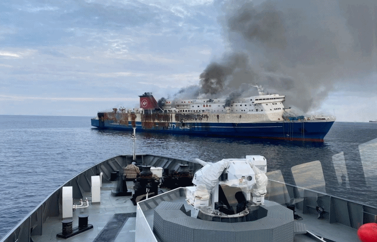 Kapal Mutiara Timur I Terbakar di Perairan Bali, Diduga Akibat Bahan Kimia Bocor