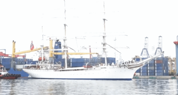 Kapal Pinisi Norwegia Sandar di Tanjung Priok, Mehub Ajak Kerjasama Maritim