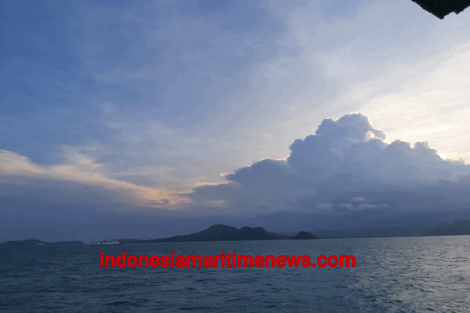 Cuaca Ekstrem dan Gelombang Tinggi, Pelabuhan Merak-Bakauheni Ditutup Lagi