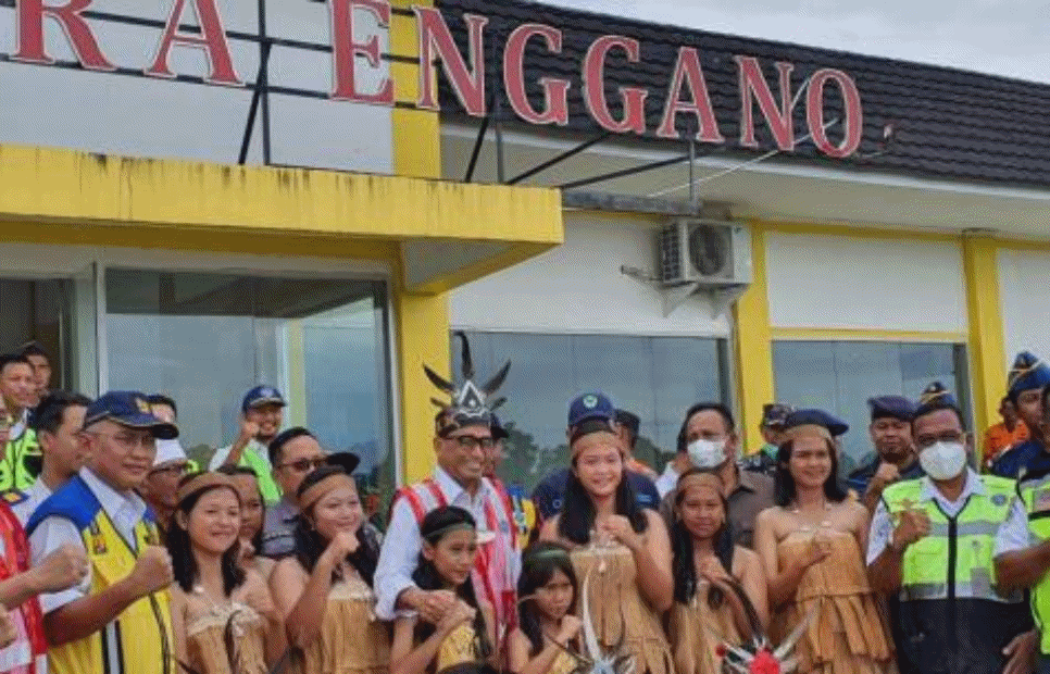 Kunjungi Pulau Enggano, Menhub Minta Konektivitas Laut dan Udara Digeber