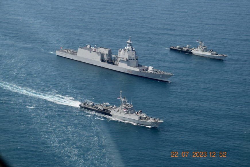 Kapal Perang TNI AL dan Angkatan Laut Italia Latihan Bersama di Laut Jawa