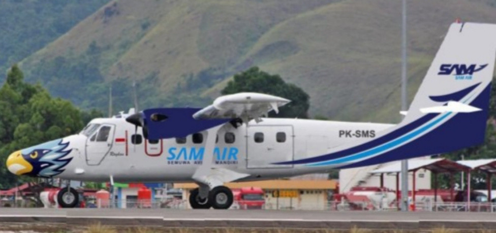 Pesawat SAM Air Bawa 11 Penumpang Tergelincir di Papua, Ban Pecah Sayap Patah