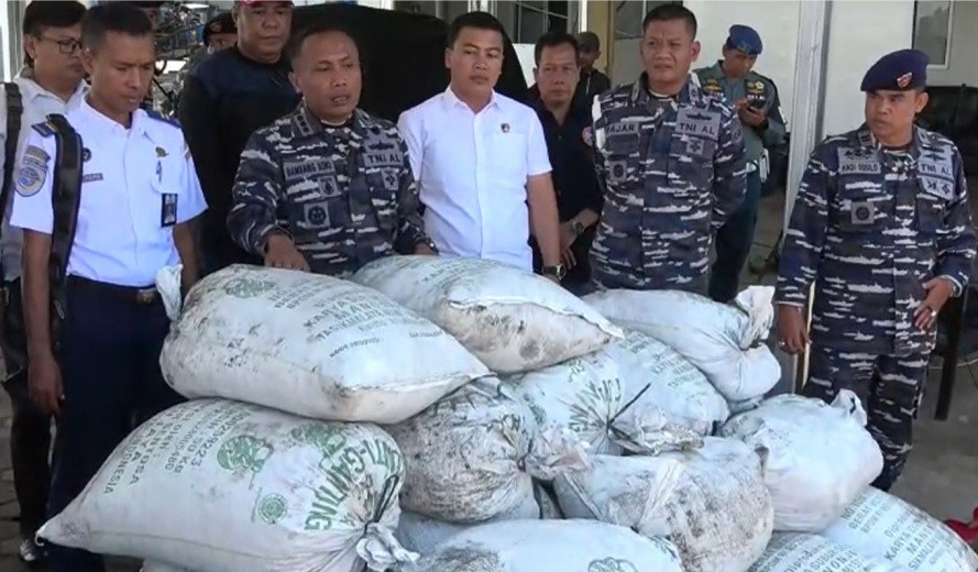 Pencurian 2 Ton Batu Bara di Kapal Tongkang Digagalkan Lanal Cilacap