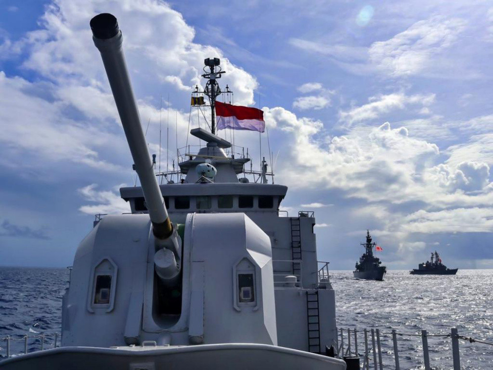 KRI Fatahillah-361 Laksanakan Passing Exercise dengan 2 Kapal Jepang